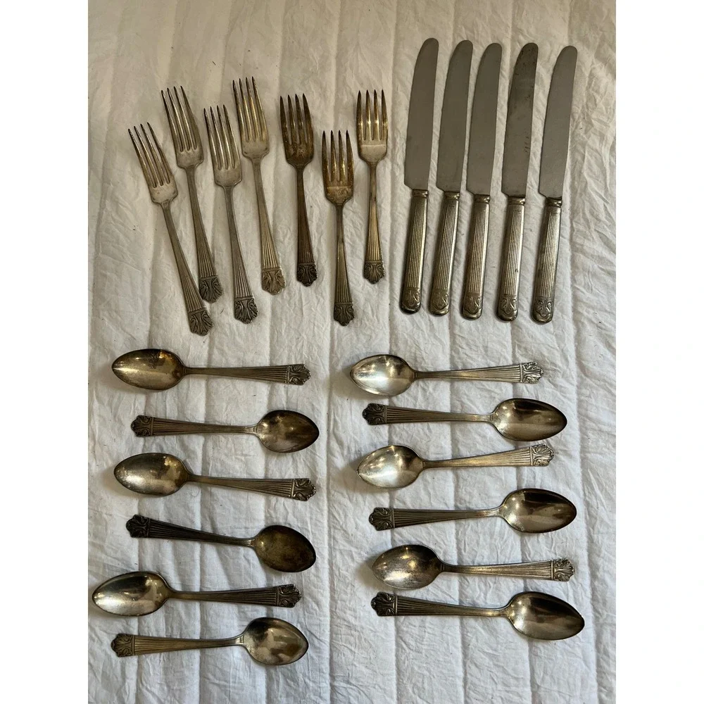 Vintage Lady Esther Silver Plate Flatware Set 24pc Art Deco Ribbed Knives Forks